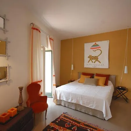 Sleeps 3 Air Con Wifi *