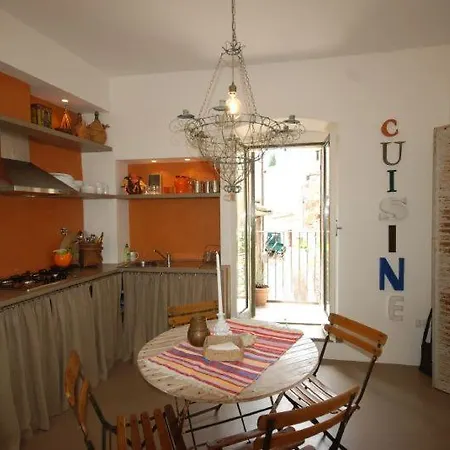 Sleeps 3 Air Con Wifi * 斯佩洛